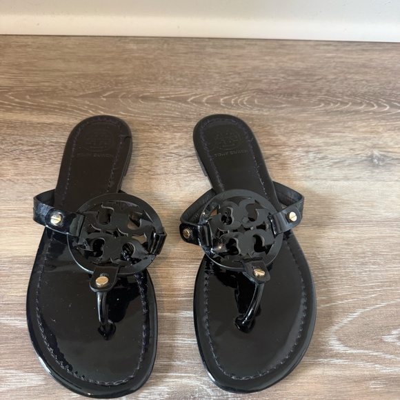 Tory Burch Black Patent Millers Size 8 $200 - Picture 3 of 10